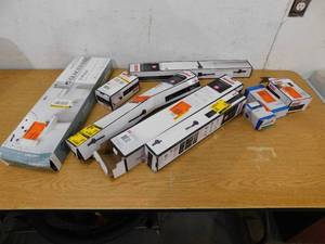 lot 128 image: ASSORTED LOT OF TOWEL BARS, PAPER HOLDER, RINGS, HOOKS. ETC.