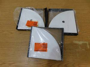 lot 149 image: (3) Jeffrey Court Aroma White 7.5 in. x 7.5 in. Matte Resin Wall Mount Corner Shelf Tile