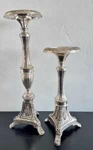 lot 91 image: Pair of Elegant Candle Holders