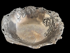 lot 56 image: Vintage Arthur Court Cast Aluminum Bowl
