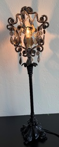 lot 30 image: Hollywood Regency Style Table Lamp