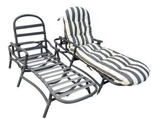 lot 115 image: Two Relaxing Metal Lounge Chairs