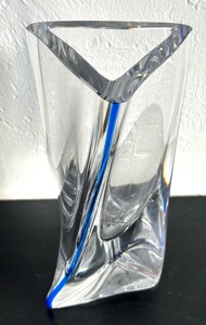 lot 161 image: Sails Vase by Kosta Boda Goran Warff Signed