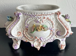 lot 188 image: Vintage Italian Porcelain Planter