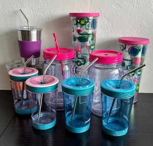 lot 205 image: Variety of Plastic Drinking Cups including Starbucks Tall Drinking Tumblers