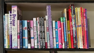 lot 221 image: Tween Books including Justin Bieber, A Wrinkle in Time, Invisible Girl and More