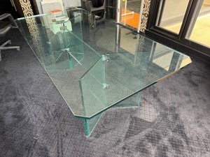 lot 17 image: Large Vintage Glass Dining Table  Vintage Pace Style Glass Dining Table