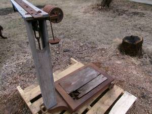 lot 102 image: Vintage Platform Scale WWeights
