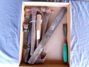lot 20 image: Box of Hammers & Wood Rasps