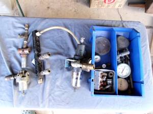 lot 27 image: Air Regulators, Gauges, & Pneumatic Related