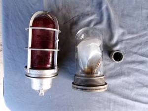 lot 82 image: 2 Vintage Russel & Stoll, & Stonco Explosion Proof Lights