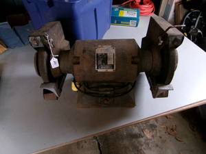 lot 35 image: Buffalo 10 Bench Grinder