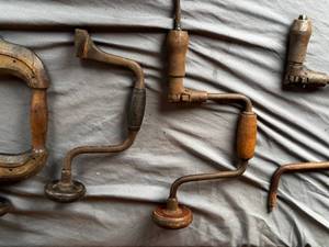 lot 49 image: Box of Vintage Hand Brace Drills