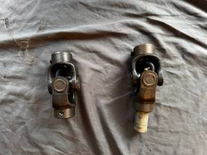 lot 53 image: 2 Universal Joints