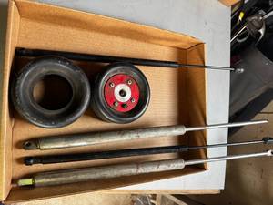 lot 73 image: 4 Gas Strut SupportsLift Arms