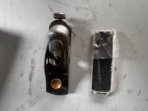 lot 70 image: Stanley #118 Wood Plane