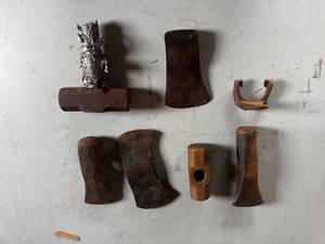 lot 76 image: Box of Axe, Splitting & Maul Heads