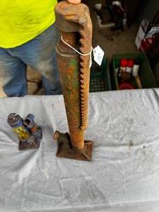 lot 74 image: 2 Bottle Jacks