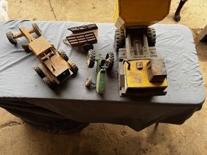 lot 99 image: Tonka Dump Truck, Road Grader, & Trailer