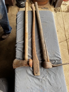 lot 101 image: Potato Hoe & Splitting Maul