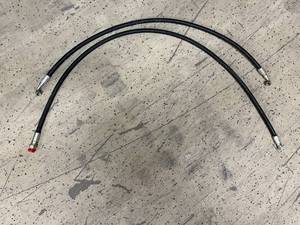 lot 30 image: 2 x 38 Hydraulic Hoses with Fittings
