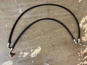 lot 32 image: 2 x 38 Hydraulic Hoses with Fittings