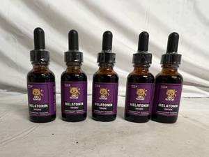 lot 47 image: 5 Bottles of Winne & Lottle Cat Melatonin
