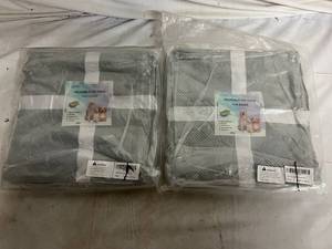 lot 52 image: 2 Reusable Dog Pee Pads - 65 x 48