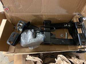 lot 65 image: CURT 13900 Class 3 Multi-Fit Trailer Hitch with 2 Receiver