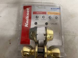 lot 90 image: KwikSet Double Cylinder Deadbolt Doorknob Set