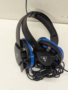 lot 25 image: Pair of Turtle Beach Recon Chat PlayStation Headset  PS5, PS4 3.5mm  Glasses Friendly, High-Sensitivity Mic, BlackBlue