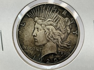 lot 22 image: 1925 Peace Dollar