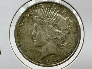 lot 61 image: 1922-D Peace Dollar