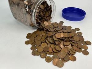 lot 106 image: 2500 Canadian Copper Cents
