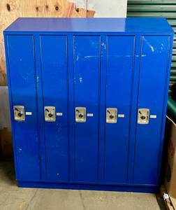 lot 2 image: Combination Locker Bank(5)