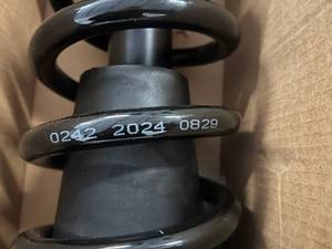 lot 24 image: Strut Assembly