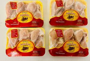 lot 112 image: E. 4x 1.75lbs Fryer Drumsticks-Gerber Amish Farm