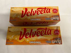 lot 269 image: MM. 2x Velveeta