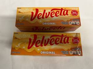 lot 271 image: MM. 2x Velveeta