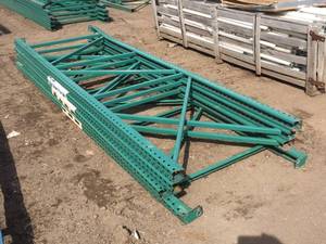 lot 106 image: 4 - 42 Pallet Racking Uprights