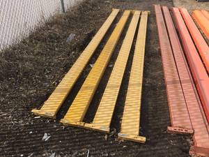 lot 207 image: 4 Pallet Racking Shelf Rails - 13