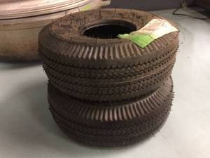 lot 148 image: Pair Hi-Run 4.103.50 - 4 Lawn Garden Tires - Like New