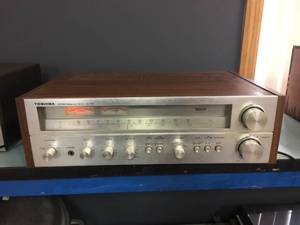lot 152 image: Toshiba Stereo Receiver SA-725 Powers On