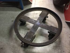 lot 167 image: Heavy Duty 24 Diam Rolling Barrel Base - Locking Wheels
