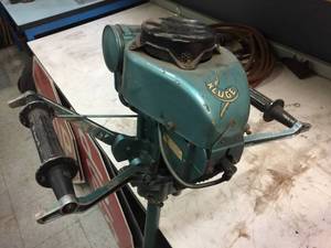 lot 170 image: Vintage & Kind of Famous Kluge 109 Gas Ice Auger