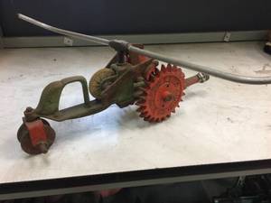 lot 178 image: Vintage KEES KRAWLER - Tractor Sprinkler