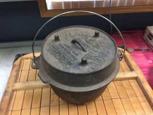 lot 181 image: Vintage Cast Iron Camp Chef - Lewis & Clark 3 Footed Pot