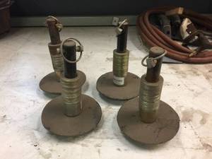 lot 187 image: 4 Snow Plow Shoe Assemblies