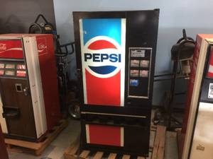 lot 220 image: Vintage Choice-Vend Pepsi Vending Machine