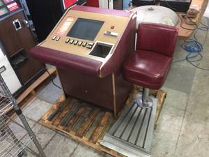 lot 221 image: Vintage IGT - International Gaming Technology - Gaming Station